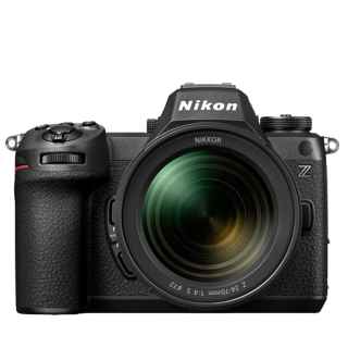 Nikon Nikon Z6 III + Z 24-70mm f/4 S + SDXC 128GB