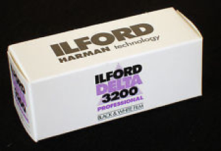 ILFORD B/N ROLLFILM DELTA 3200 120 PELL.