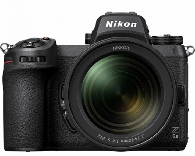 Nikon Nikon Z6 II + Z 24-70mm f/4 S - Garanzia Nital