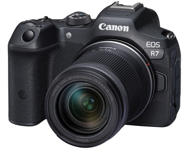 Canon Canon EOS R7 + RF-S 18-150mm F3.5-6.3 IS STM
