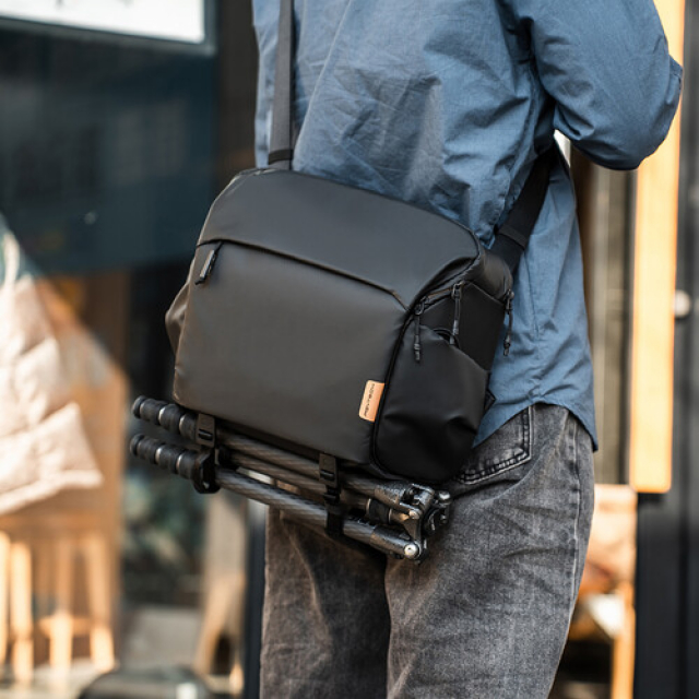 Pgytech Pgytech CB-044 Onego shoulder bag 6L Obsidian black