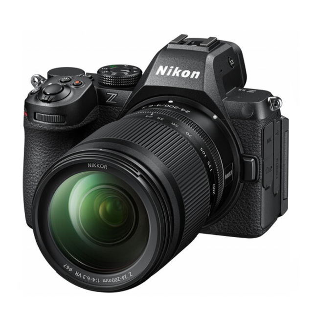 Nikon Nikon Z5 II + Z 24-200mm f/4-6.3 VR + SD 128 gb - Gar. Nital