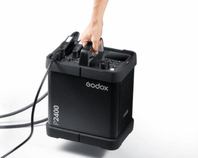 Godox Godox AH-2400P + P2400  Torcia e  Generatore assieme - Noleggio