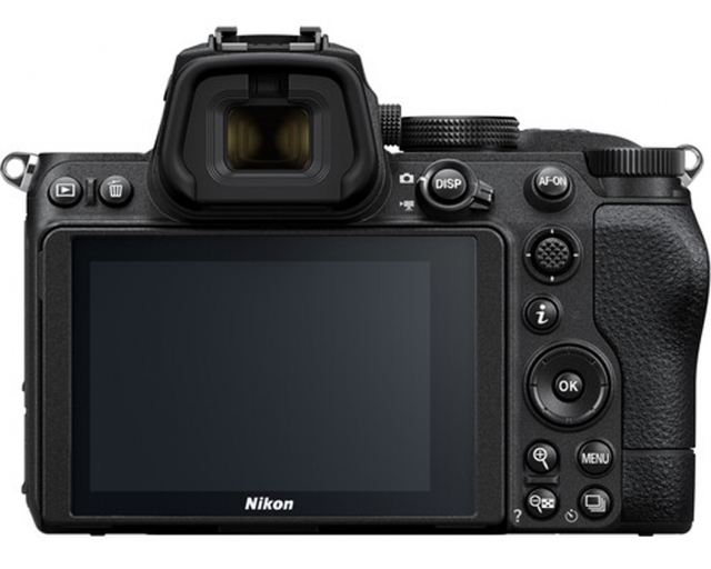 Nikon Nikon Z5 + nikkor Z 24-50/4-6,3 + SD 64GB