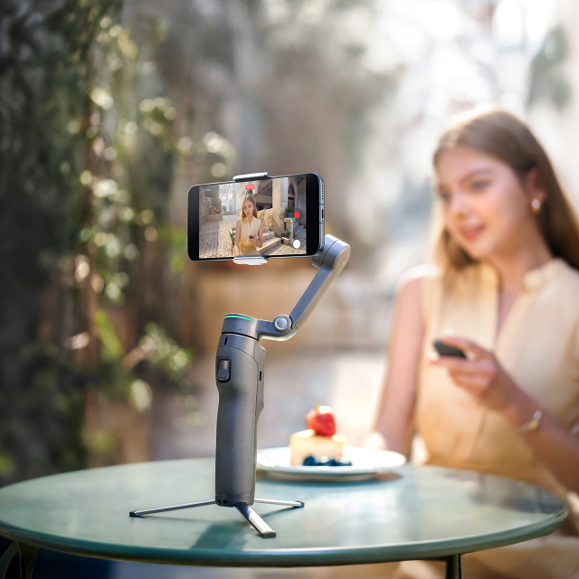 Dji Dji - Osmo Mobile 8P Standard Combo