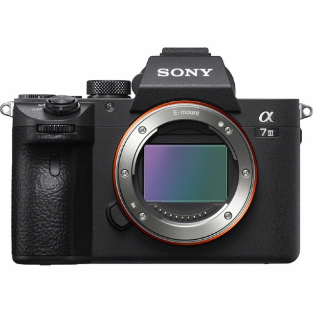 Sony Sony A7 III + SEL 28-70mm f/3.5-5.6 II OSS E-Mount -Novità