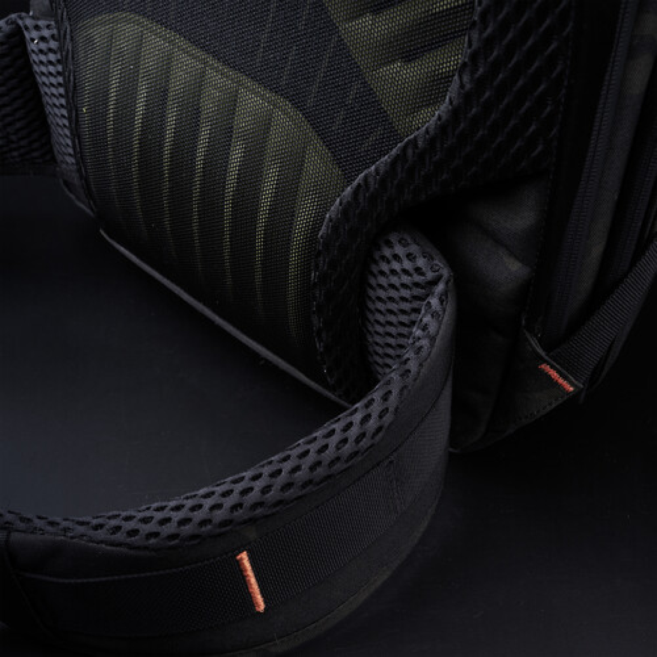 Pgytech Pgytech CB-584 OneMo Photography Waist Belt (Dark Night Camo)