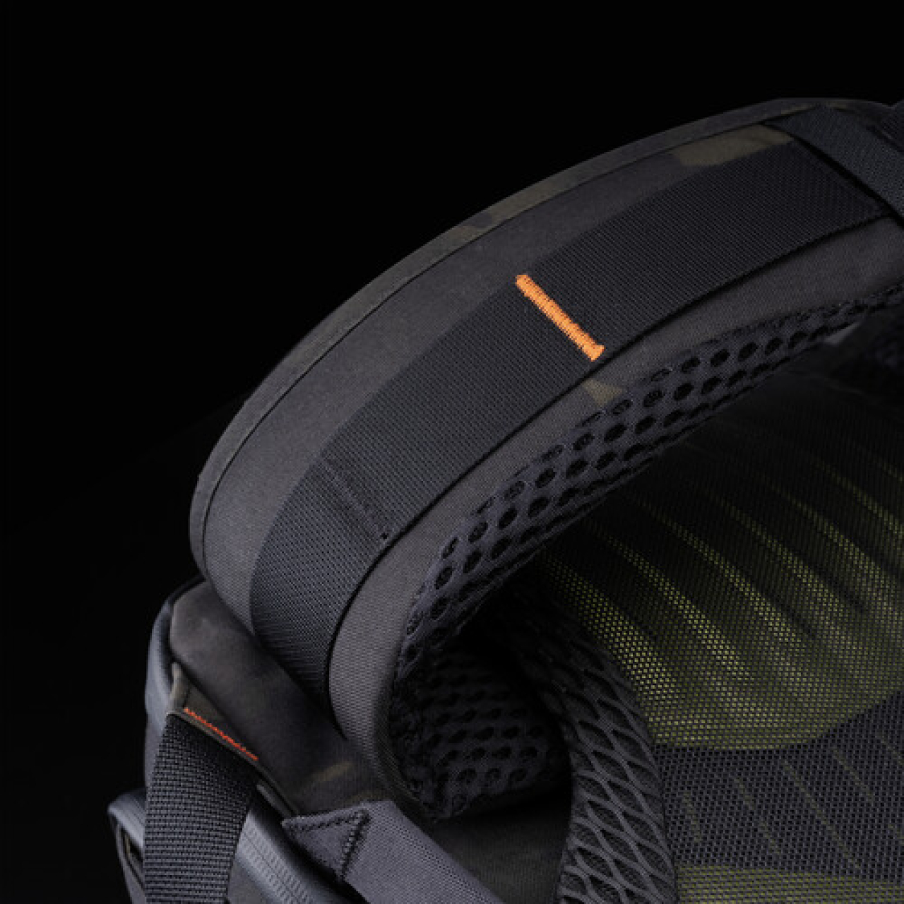 Pgytech Pgytech CB-584 OneMo Photography Waist Belt (Dark Night Camo)